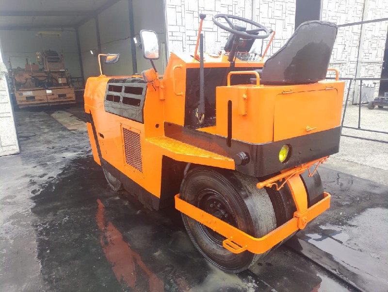 Каток Сакай 750